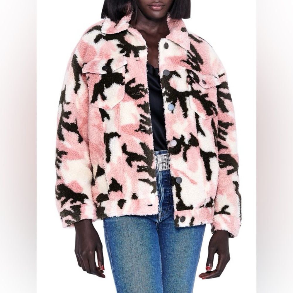 APPARIS Teresa Camo Faux Shearling Jacket in Pink, XS